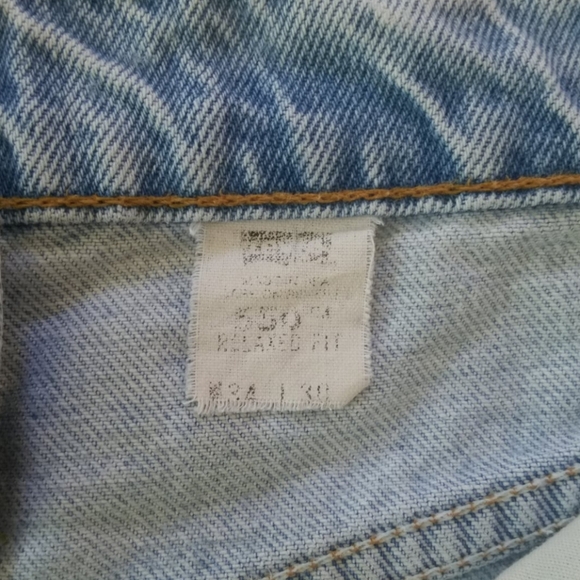 Vintage LEVI'S 550 RELAXED FIT SZ34 CUT OFF SHORTS - Picture 8 of 8